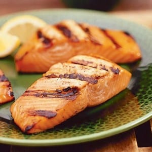 serve food such as cooked meat like salmon strips