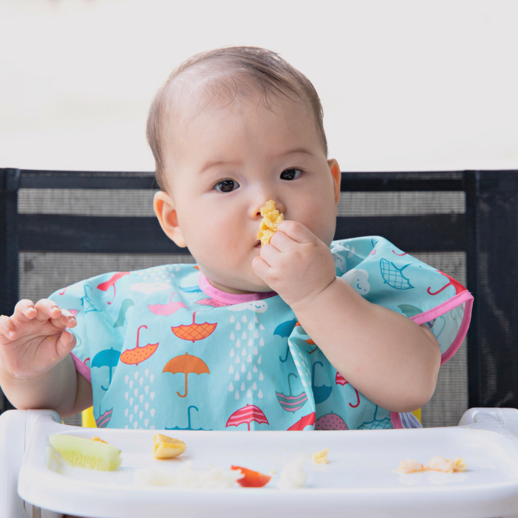 How to help baby overcome excessive gagging when starting solid foods