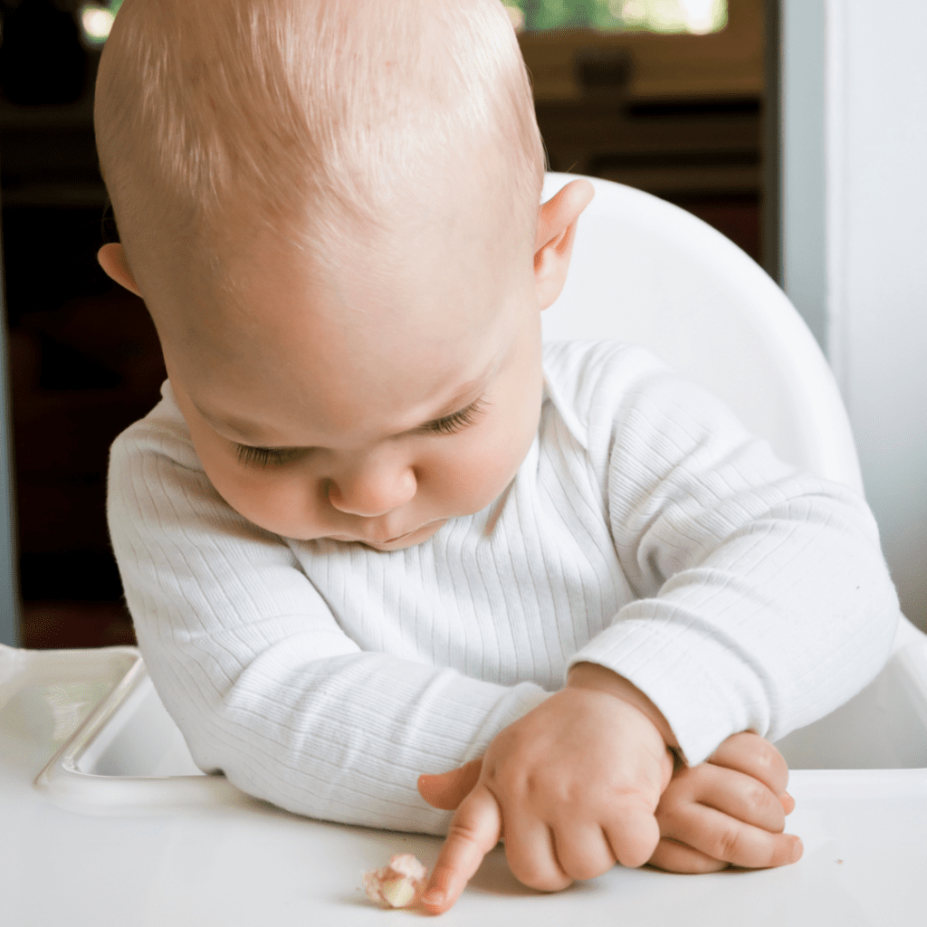 How long should it take for baby to eat a full solid food meal?