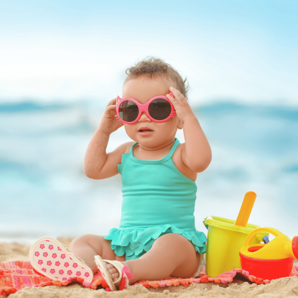 How to safely feed your baby while on holidays